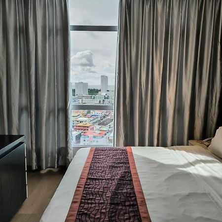 Meritz Hotel Miri Zewnętrze zdjęcie