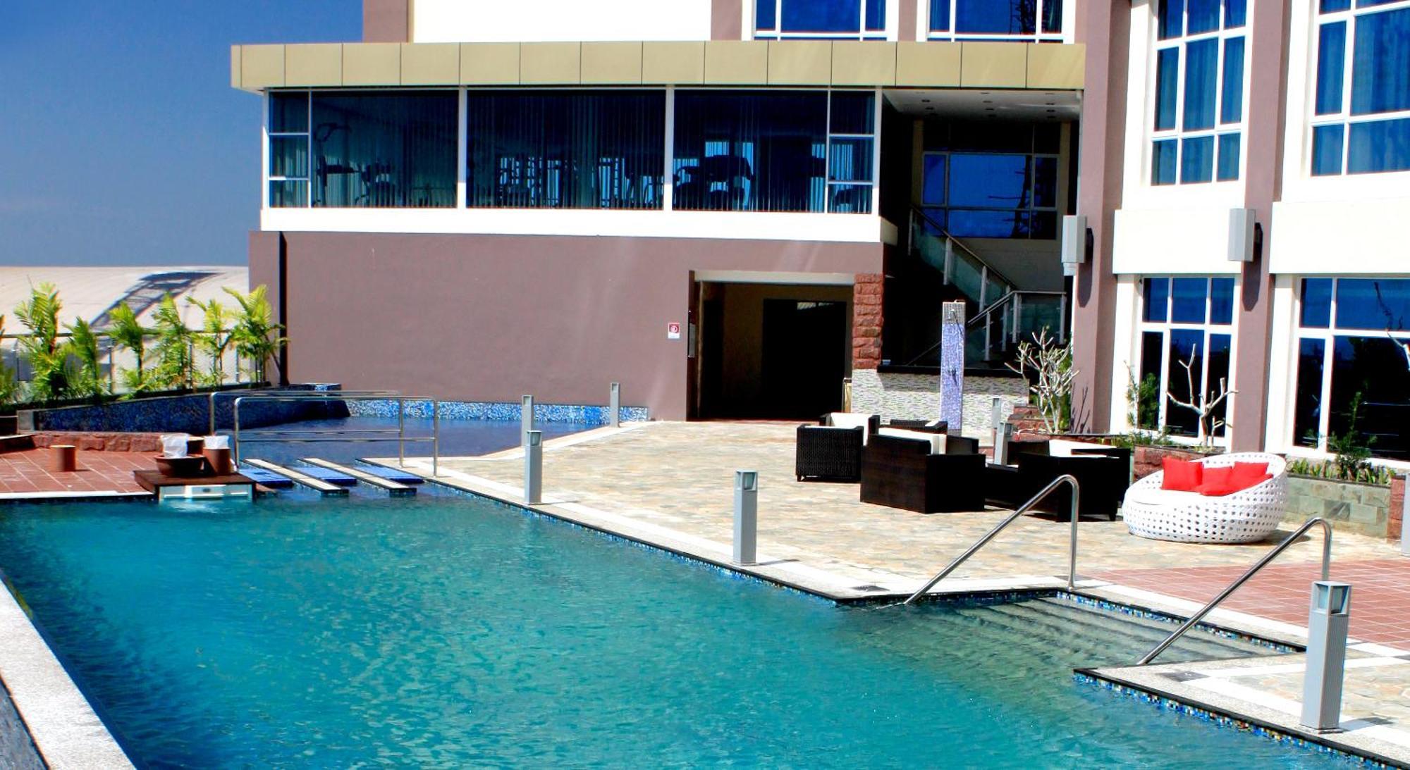 Meritz Hotel Miri Zewnętrze zdjęcie