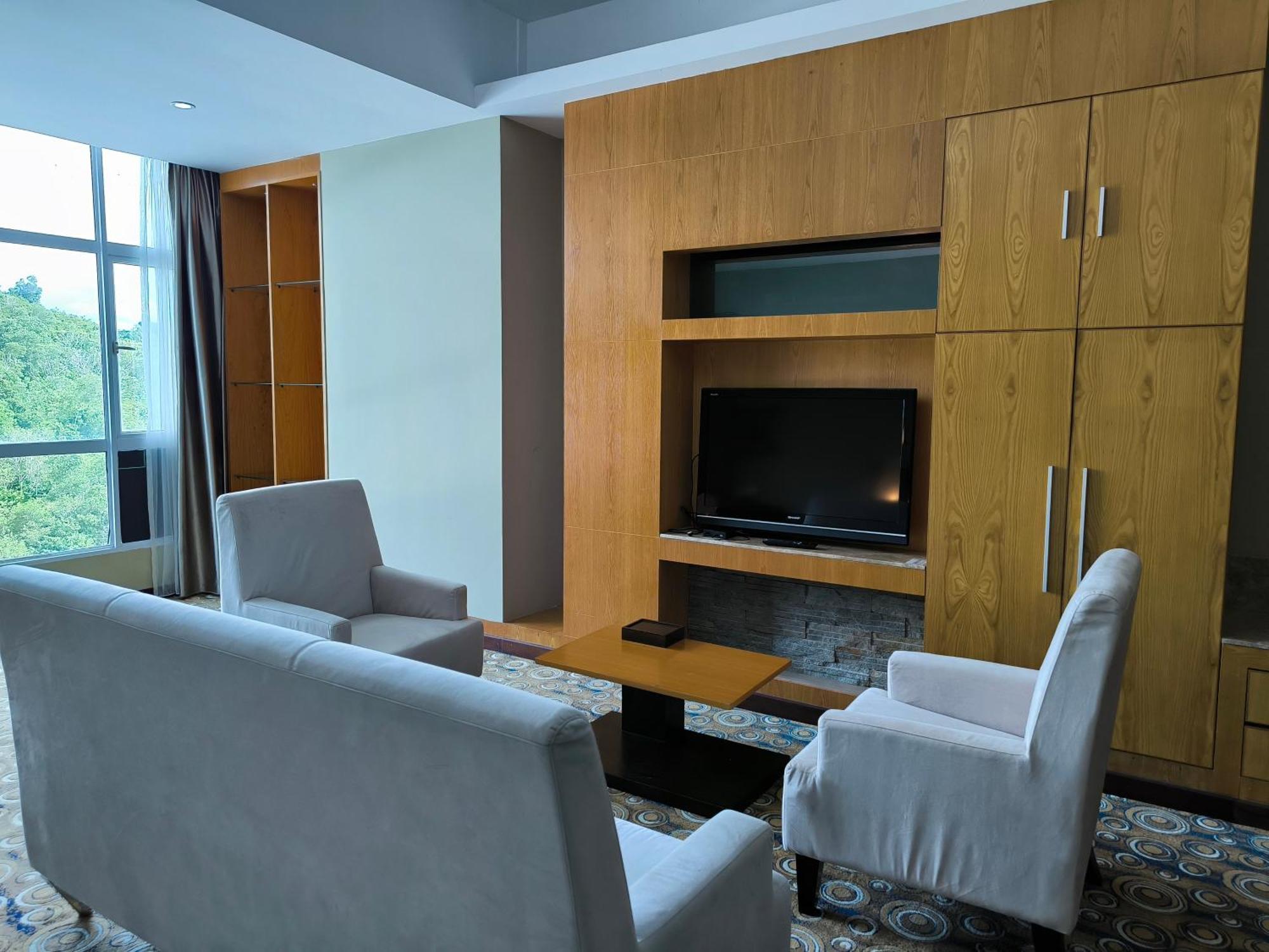 Meritz Hotel Miri Zewnętrze zdjęcie